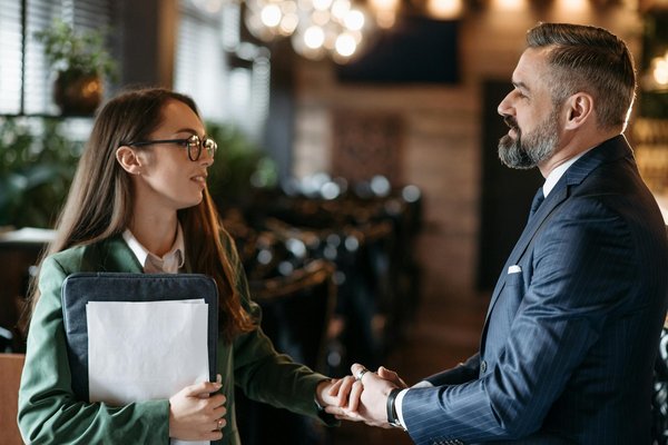 Femme de ménage à annecy : simplifiez votre quotidien!